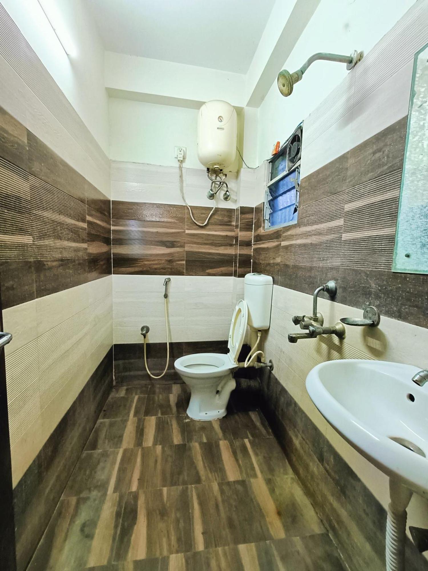 Rest Inn Hotel Newtown Road Near Tata Medical 加尔各答 外观 照片