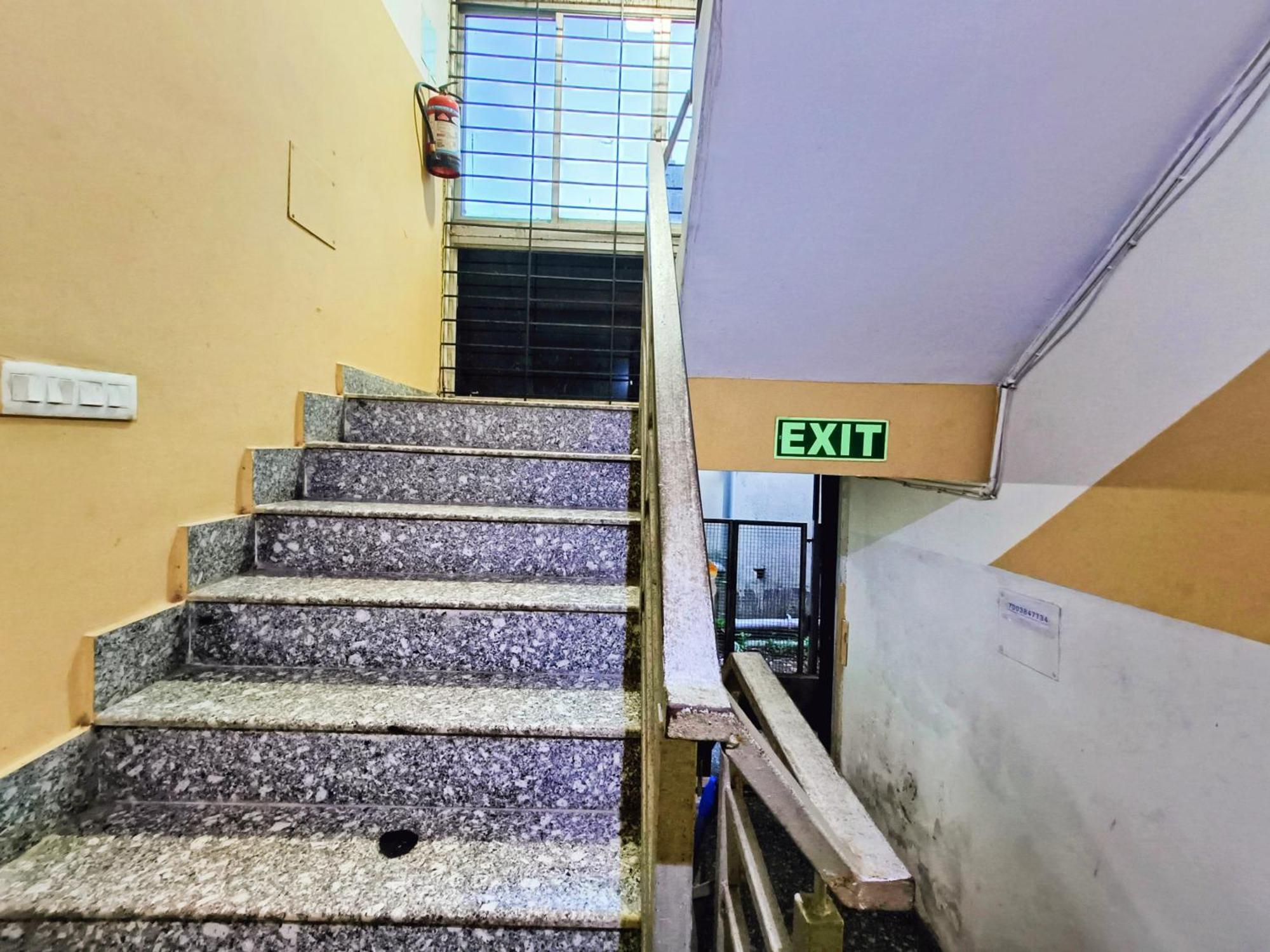 Rest Inn Hotel Newtown Road Near Tata Medical 加尔各答 外观 照片